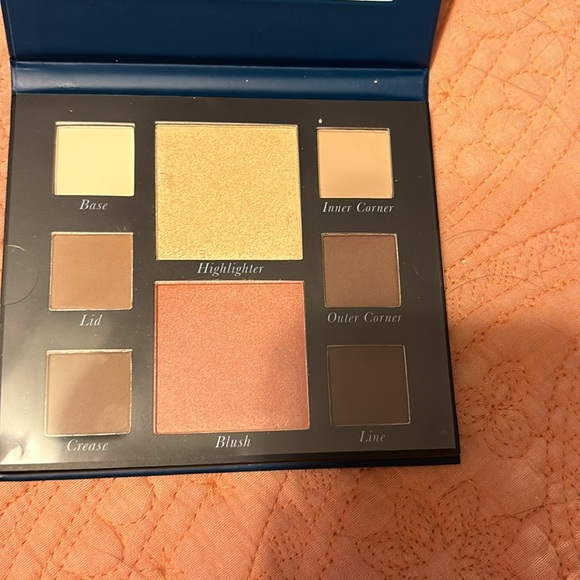 Laura Geller Party in a Palette, Glamorous Gatherings, 4 Face Palette NWT - Picture 11 of 11